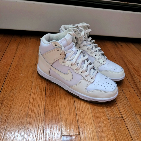Nike Dunks - Picture 3 of 3